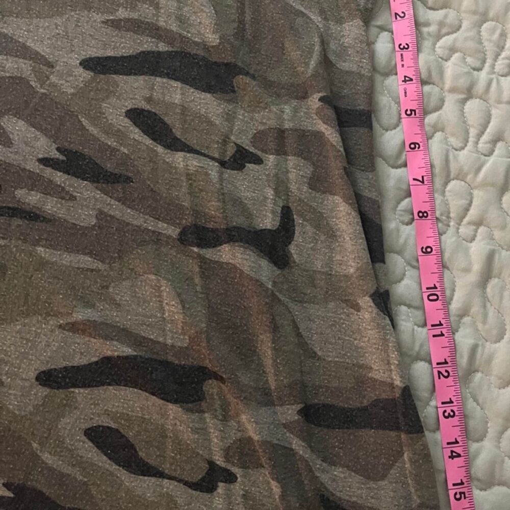 Women's 1x camouflage Khaki and Green T-shirt - Picture 3 of 7